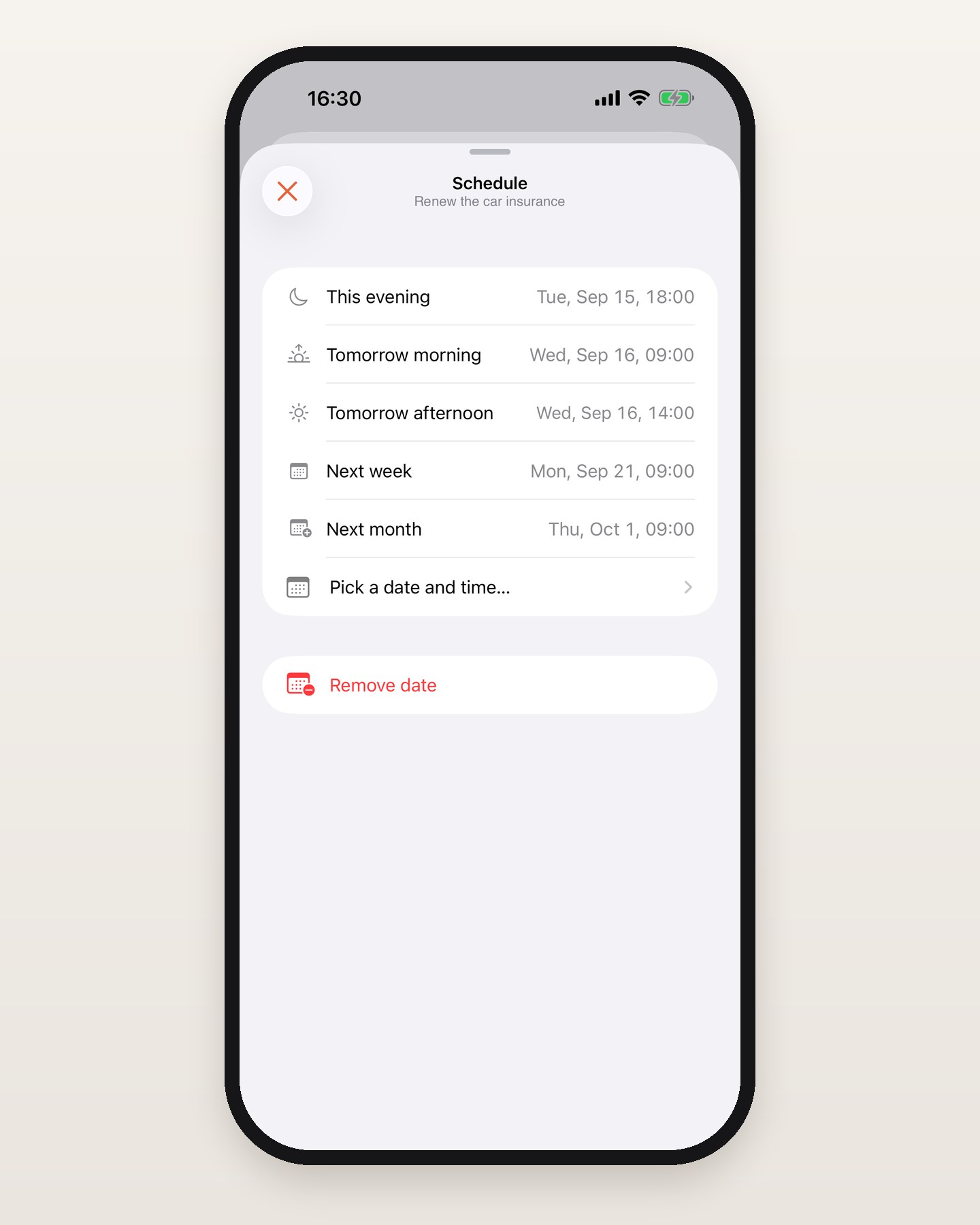 חלונית Schedule ב-Routines ל-iPhone, עם הכותרת Schedule מעל Renew the car insurance, ובו This evening בשעה Tue, Sep 15, 18:00, Tomorrow morning בשעה Wed, Sep 16, 09:00, Tomorrow afternoon בשעה Wed, Sep 16, 14:00, Next week בשעה Mon, Sep 21, 09:00, Next month בשעה Thu, Oct 1, 09:00, Pick a date and time, וכפתור Remove date אדום מתחתיהם.